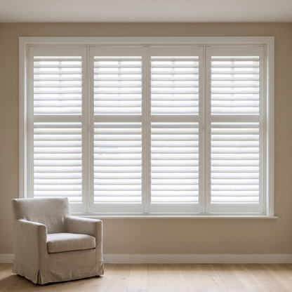 Witte shutters op maat, vooraanzicht